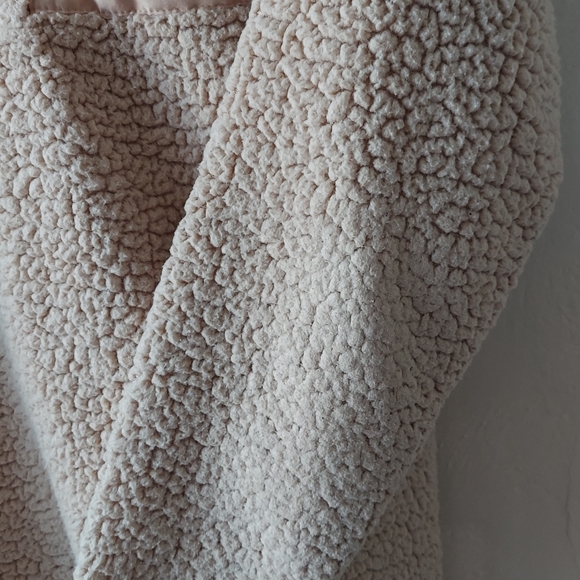 Sherpa pullover - Picture 4 of 10